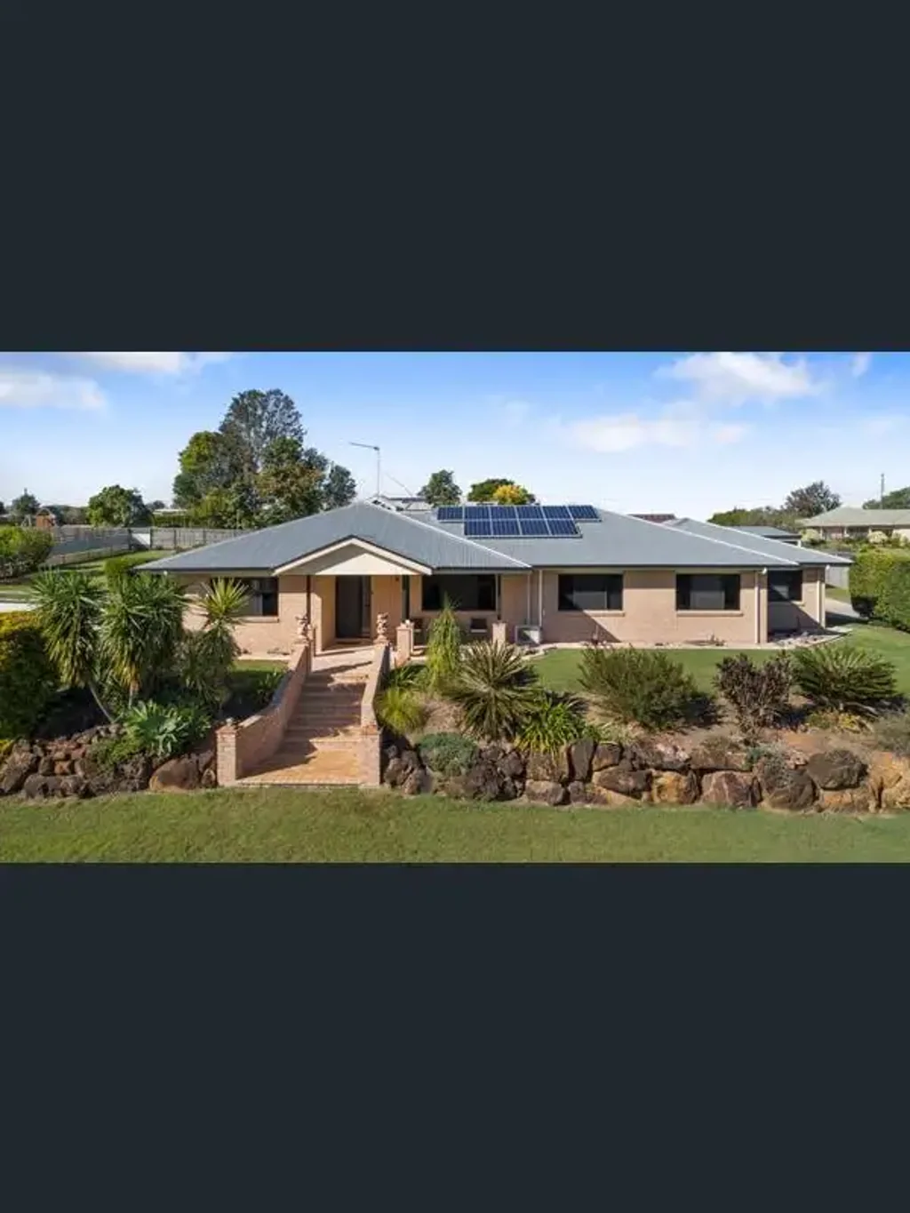 4 David Court, Southside, QLD 4570