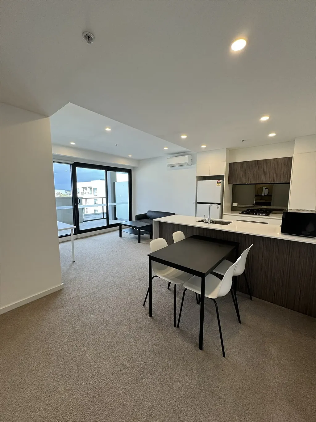Fully Furnished 1 Bedrooms 1 Bathroom apartment