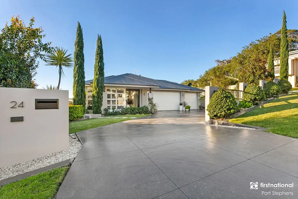 Corlette 4房  EXPANSIVE COASTAL LIVING - MOTIVATED OWNERS