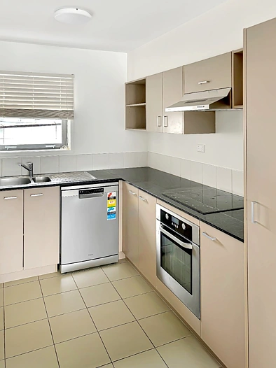 Modern St Lukes Apartment – Water Included