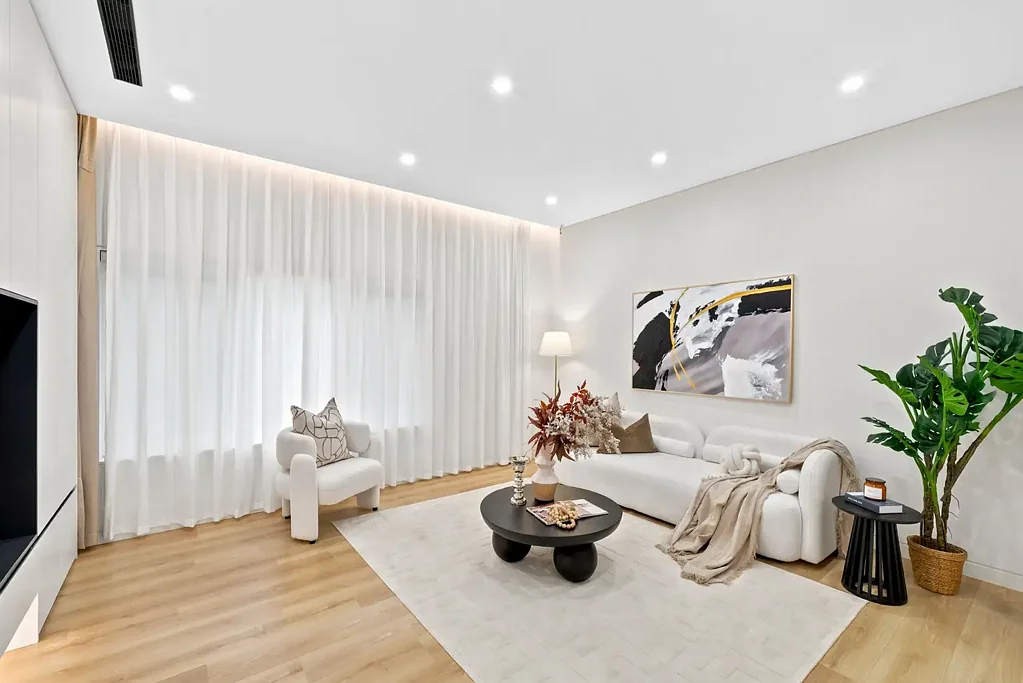 Denistone East 4ਬੈੱਡਰੂਮ Fully Renovated Double-Brick Family Home — minutes' to Eastwood Shops and Denistone East Public School