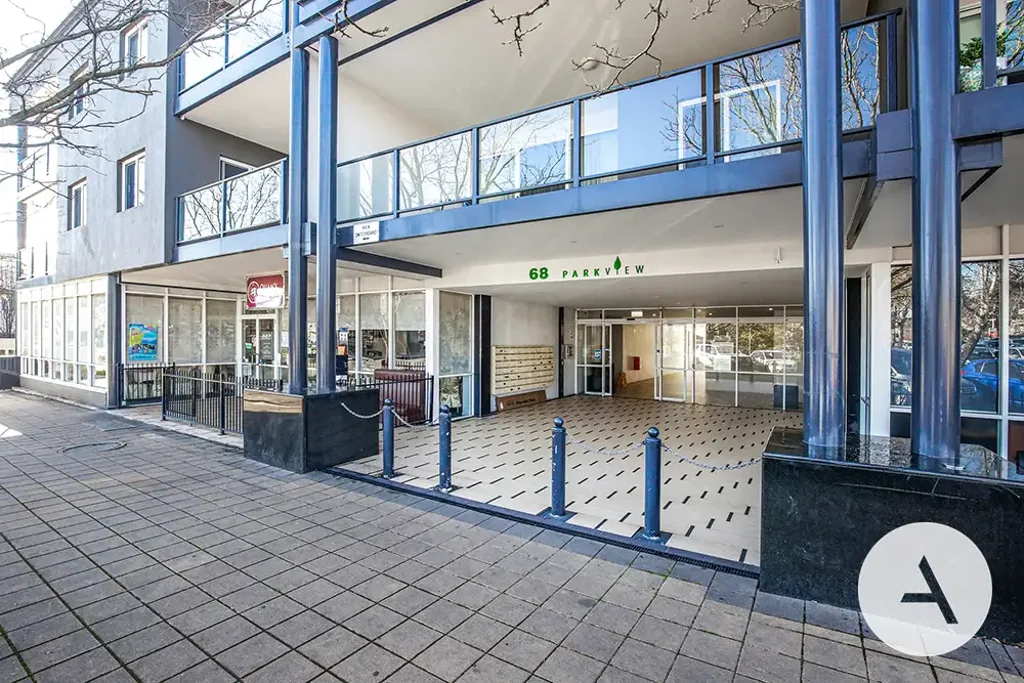 Residence near Kippax shops..!