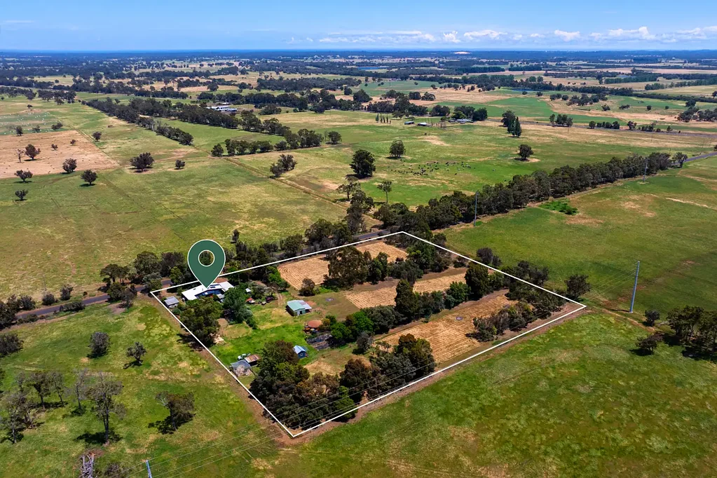 Boyanup Best of both worlds awaits on Boundary Road, Boyanup
