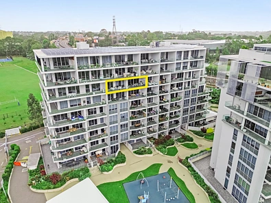 Strathfield 2Habitaciones Contemporary living with panoramic golf course and city views