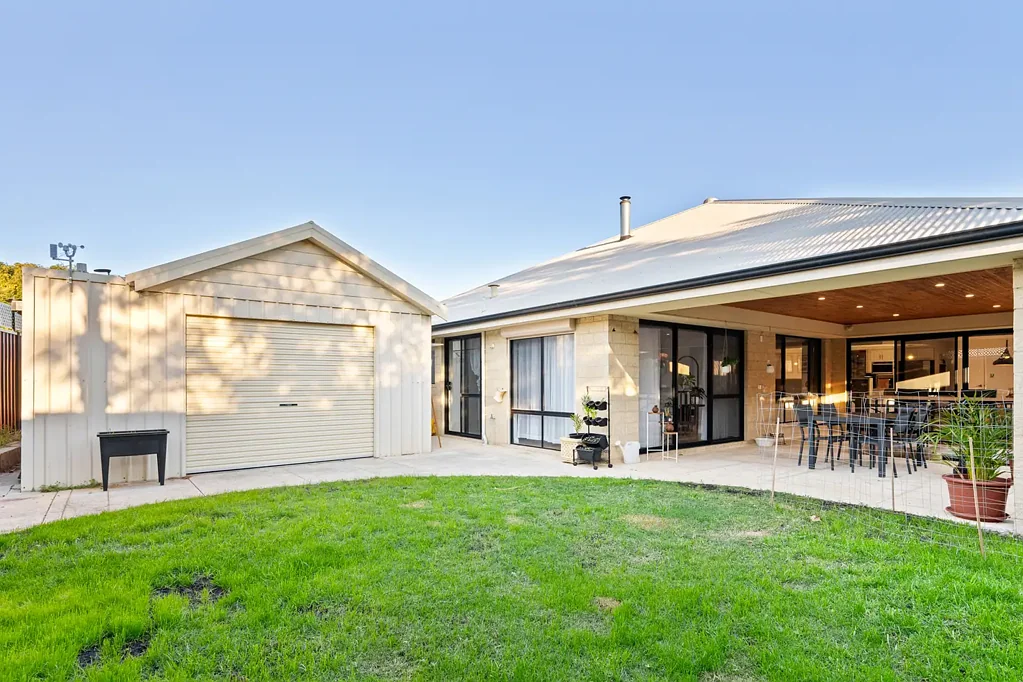 Dalyellup 5Moenga Grand Family Living with Space, Style & Exceptional Functionality