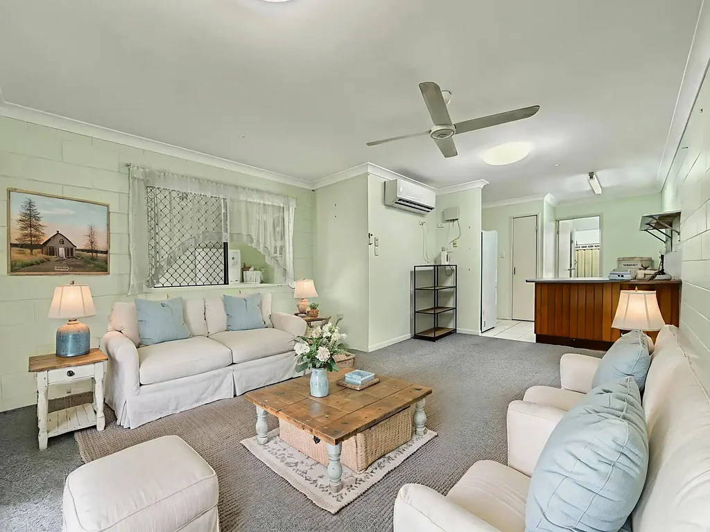 West End 2 Bedroom Charming 2-Bedroom Unit in the Heart of West End