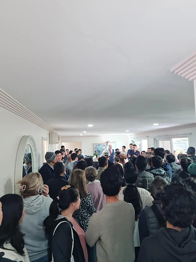 150人围观，31人血拼！澳洲华人区学区房引发疯抢，战况激烈，成交价惊人！