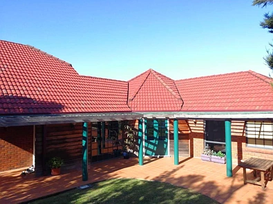 Highly quality built 4bedroom and 3bathroom house enjoying 180-Degree panorama in Chatswood.
