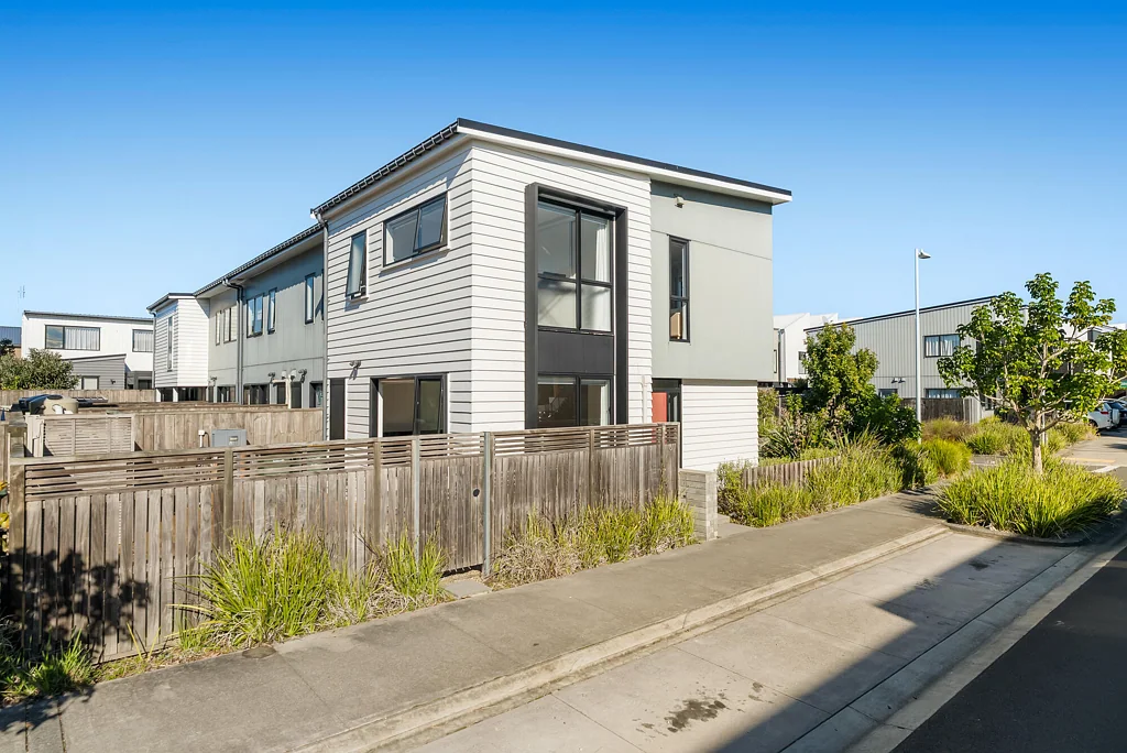 Hobsonville 2chambre Tenant has given notice, must be sold