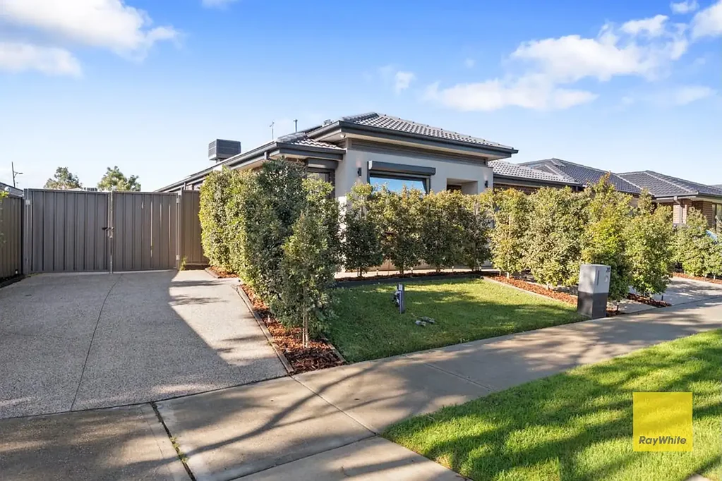 Cobblebank 4Kwarto Exceptional Family Home | Extensive Upgrades | Space, Lifestyle & Future Potential