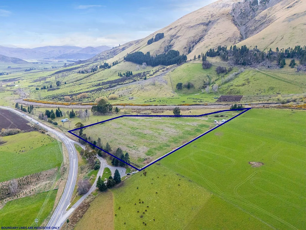 Lumsden Surrounds Your dream oasis awaits