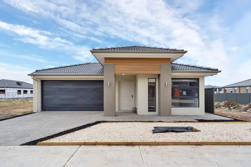 Immaculate CORNERSTONE FAMILY HOME