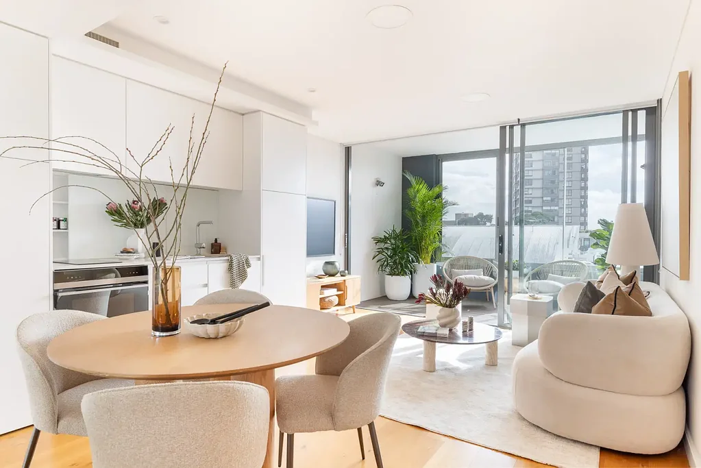 Neutral Bay 1房 宽敞一居室 现代住宅 北向wintergarden 水景视野 步行便利 咖啡馆环绕 Harbourview露台 North-facing apartment with sunny wintergarden