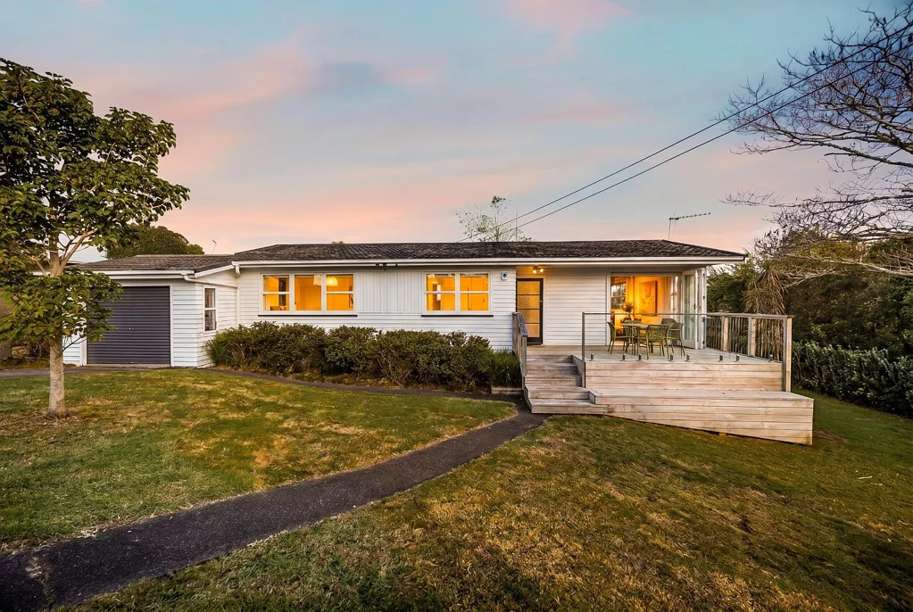 Sunny & Private Family Home