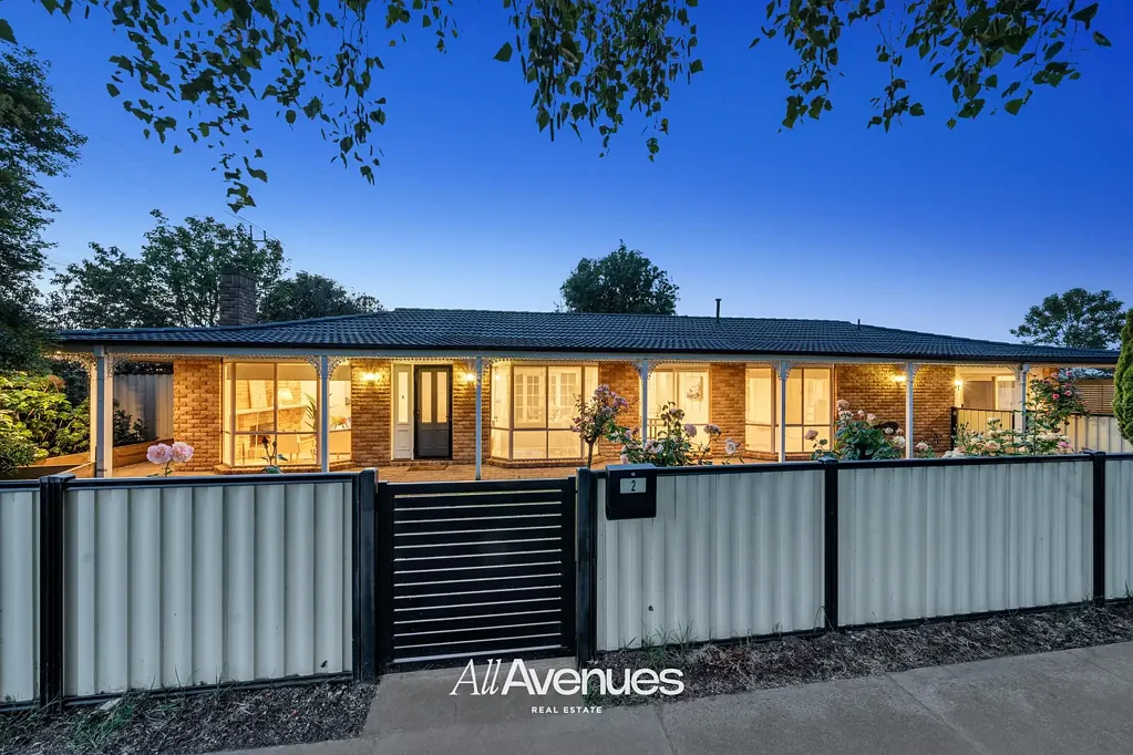 Cranbourne North 4房 宽敞四卧  主卧套件  家办潜力  步行商圈  太阳能系统  宽敞地块  车库工作室  便捷交通 GREAT FAMILY HOME & OUTSTANDING COMMERCIAL OPPORTUNITY (STCA)