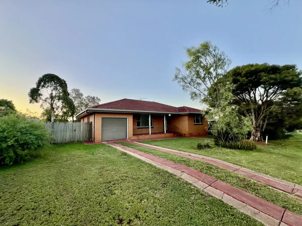 81 Proposch Street, Oakey, QLD 4401