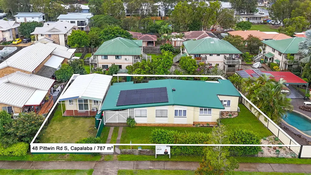 Capalaba 4房 双钥匙住宅 787平米地块 中密度区划 独立第二住宅 投资开发潜力 地段优越 生活便利 TWO x homes on 787m2, MDR-zoned & steps from Capalaba shops - Capitalise on Capalaba's $250m revamp