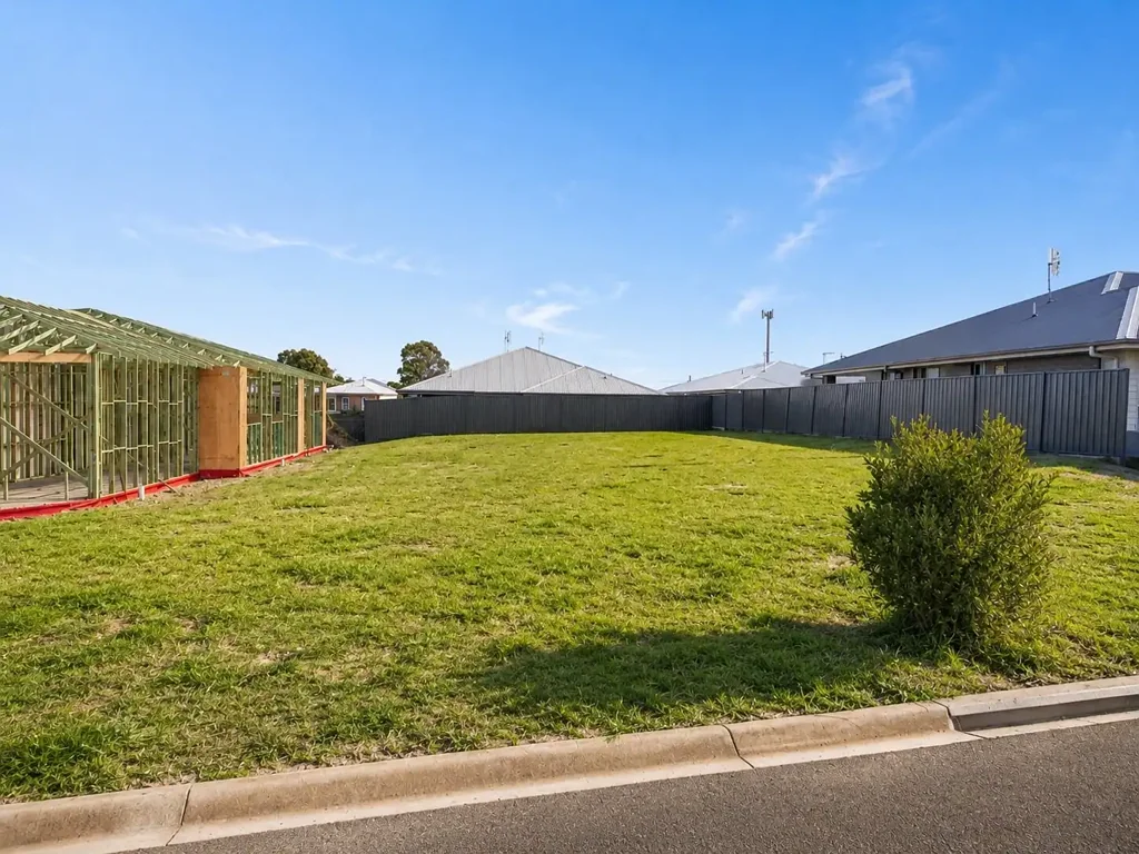 Gillieston Heights Registered 513sqm Block with 17m Frontage