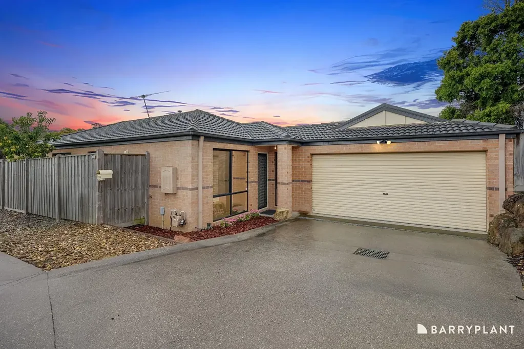 1/108 Ahern Road, Pakenham, VIC 3810