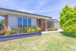 15 Middlin Street, Brown Hill