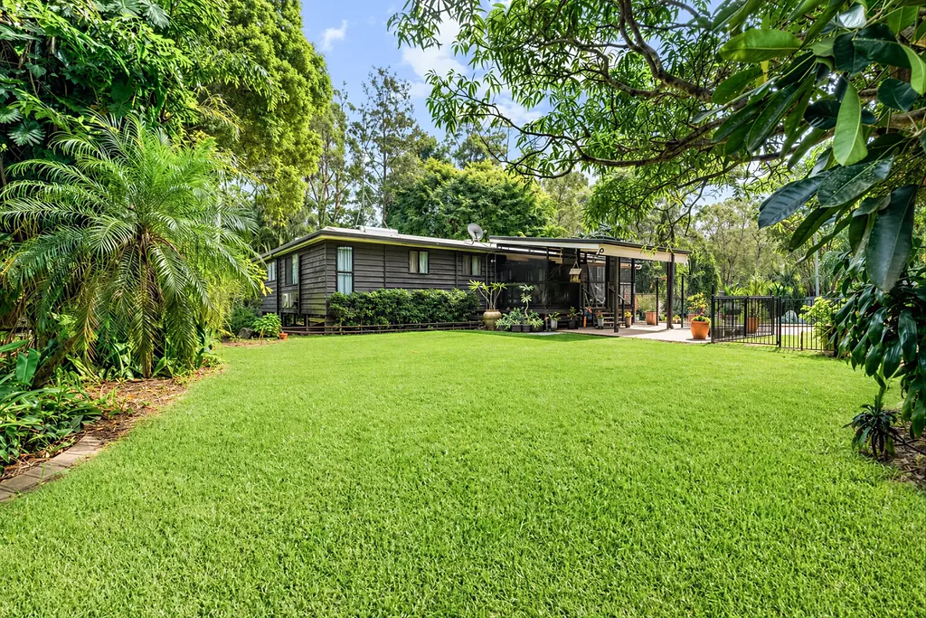 Beerwah 5房  Equestrian Dual Living Retreat!