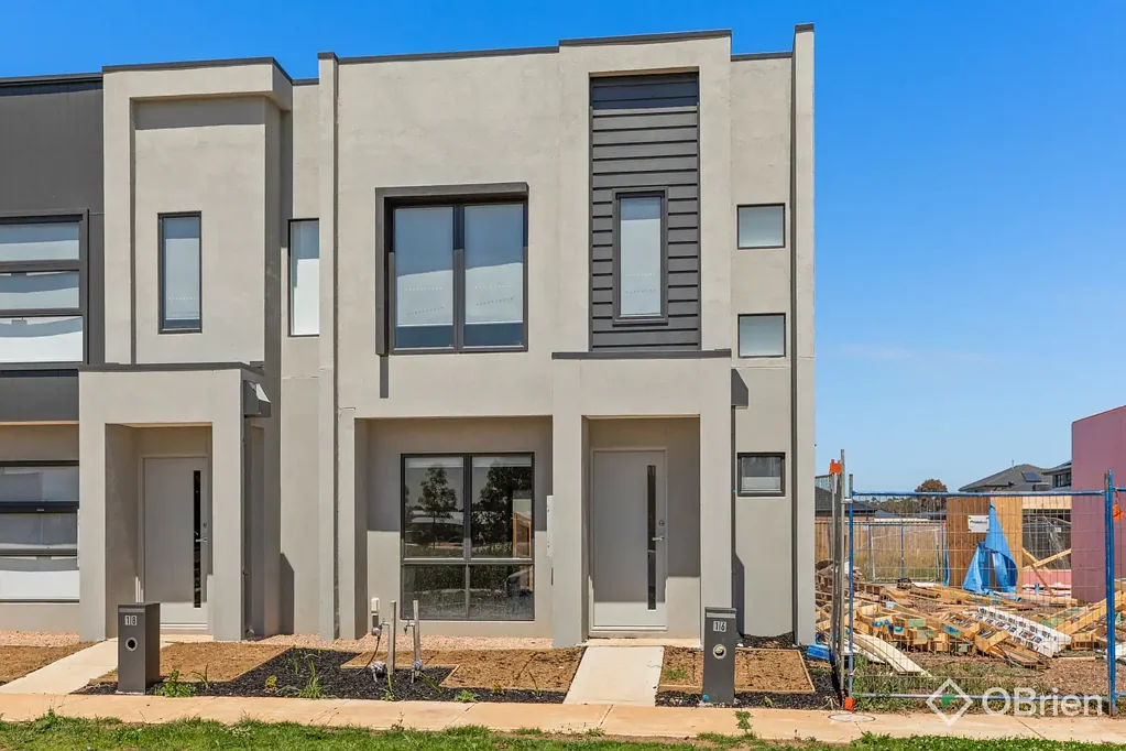 BRAND NEW  3 BEDROOM TOWNHOUSE IN RIVERWALK ESTATE