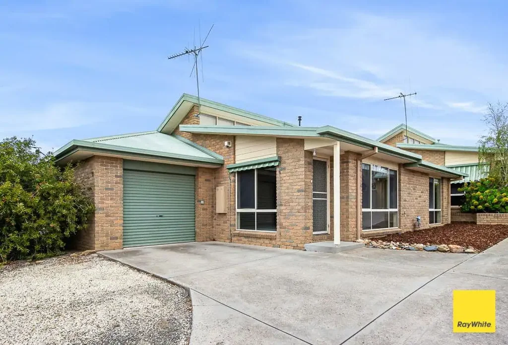 Perfectly Positioned 2-Bedroom Home - Close to Shops, Schools & Trails