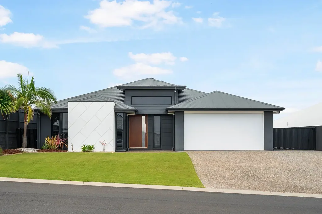 Kleinton 4房  Luxury Family Residence with Large Shed, Separate Concrete Driveway & Electric Gate