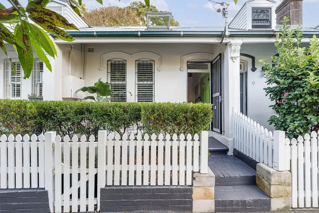 Stylish Rozelle Living with Private Courtyard & Village Convenience