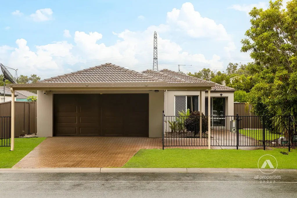 Berrinba 4 Bedroom Stylish Ex-Display Home in Prime Location...