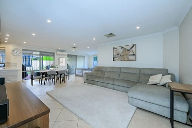 67 Campbell Road, Canning Vale, WA 6155, 4 slaapkamers, 2 badkamers, House