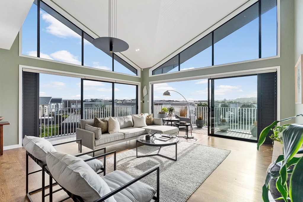 Hobsonville 3ห้องนอน Double Garage. Private Lift. Complete Independence