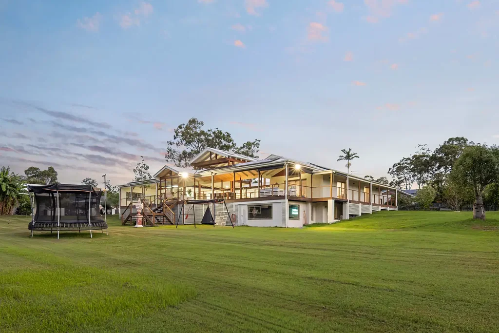 Helensvale 5房  A Landmark Riverfront Home of Rare Luxury and Effortless Entertaining