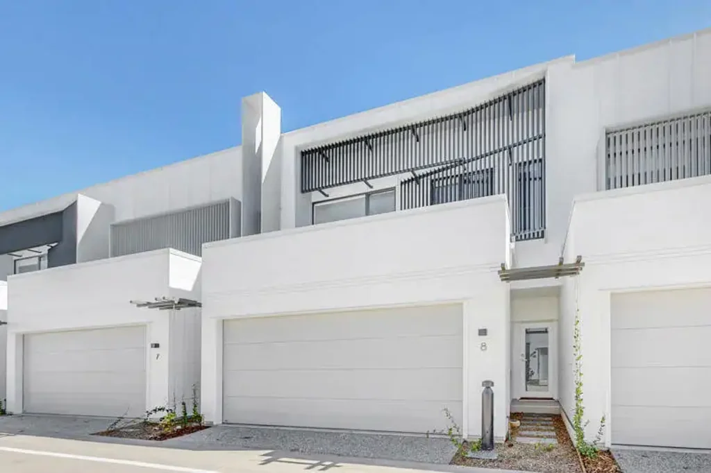BRAND NEW PREMIUM 4 BEDROOM TOWN HOME, WITH 12 ACRES OF GREENSPACE TO ENJOY