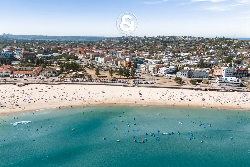 Bondi Beach 2房 Bondi对面奢居 高天花板宽敞窗 Smeg厨房 主卧带景阳光房 步行海滩咖啡馆 Sun-Drenched North Facing Art Deco Apartment Opposite Bondi Beach