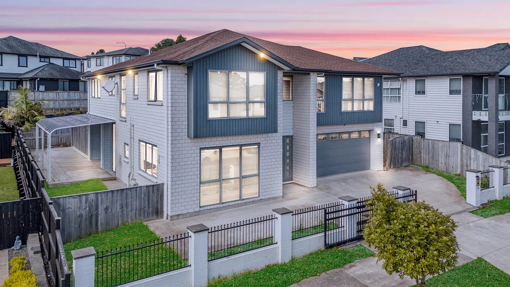 Flat Bush 7房  7BR, 5 Ensuites + 2-Bed Granny & Gated Entry