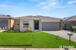 16 Bankton Avenue, Cranbourne East