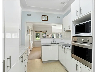 Address Withheld, Strathfield, NSW 2135, 4 phòng ngủ, 2 phòng tắm, House