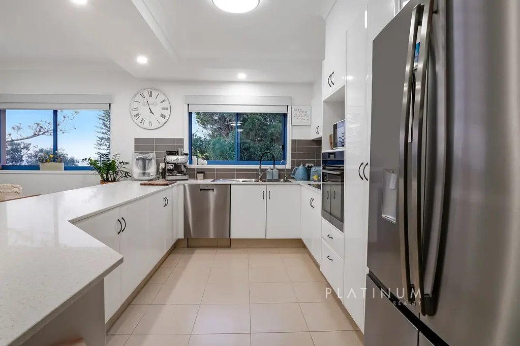 Luxury Beachside Living – Spacious 3 Bedroom Apartment with Ocean Views and Double Secure Parking.