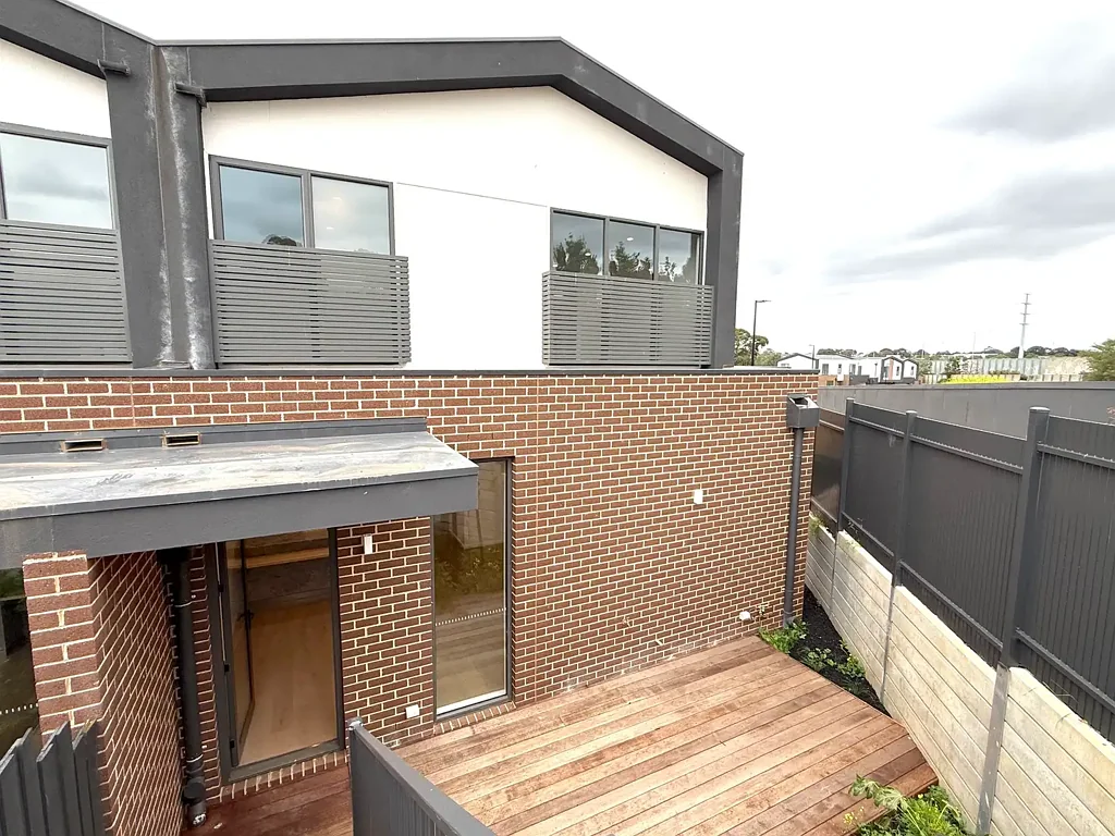 Brand New Modern Townhouse Living in Mulgrave
Google Address: 149 Hansworth Street, Mulgrave
(awaiting for google to update new title address)