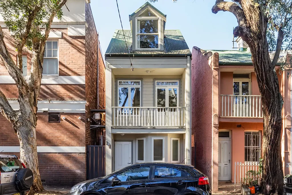 One-bedroom apartment in area’s premier pocket