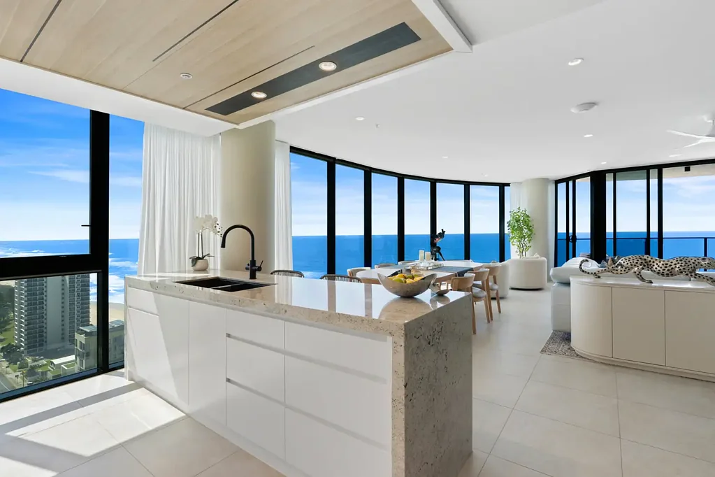 Main Beach 3Zimmer Luxurious 3-Bedroom North East Beachfront Sky Home in Pearl Main Beach