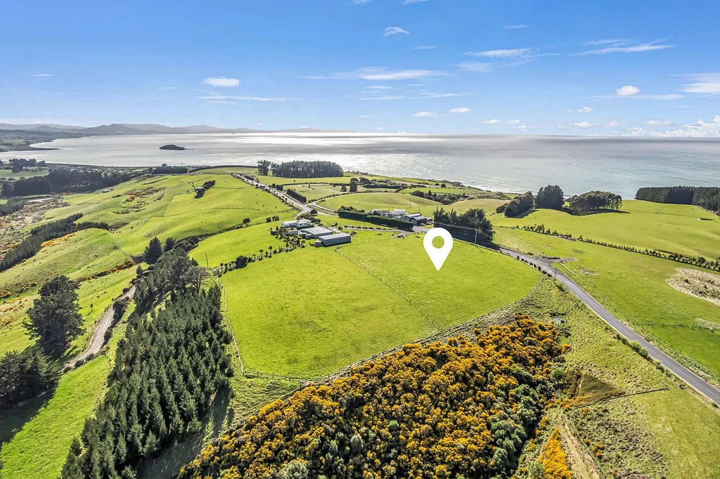 Taieri Mouth Peaceful 2-Acre Coastal Haven