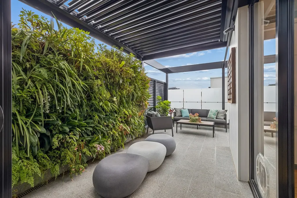 Elwood 3Kwarto The ultimate indoor-outdoor penthouse