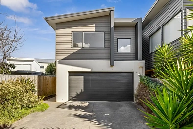 Torquay 3房 COASTAL LIVING JUST MOMENTS FROM THE ESPLANADE