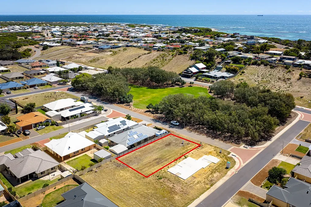 3 Slipknot Street, Drummond Cove, WA 6532
