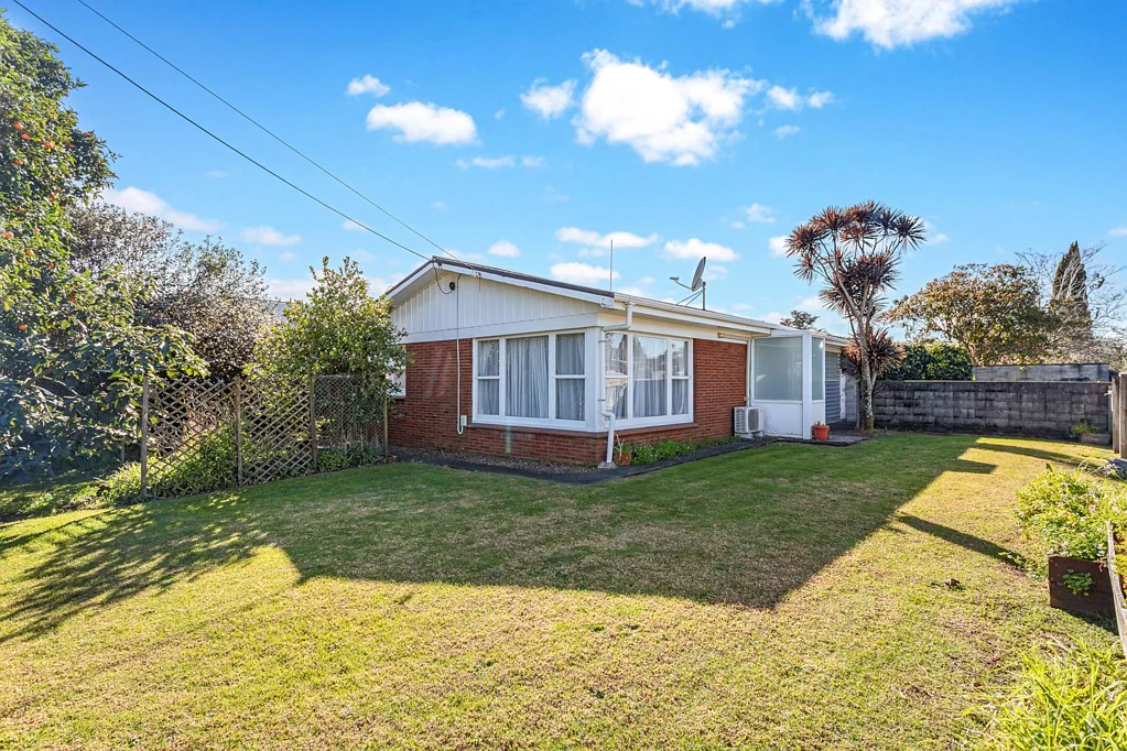Te Atatu Peninsula 2Moenga Affordable Start Or Adorable Downsize