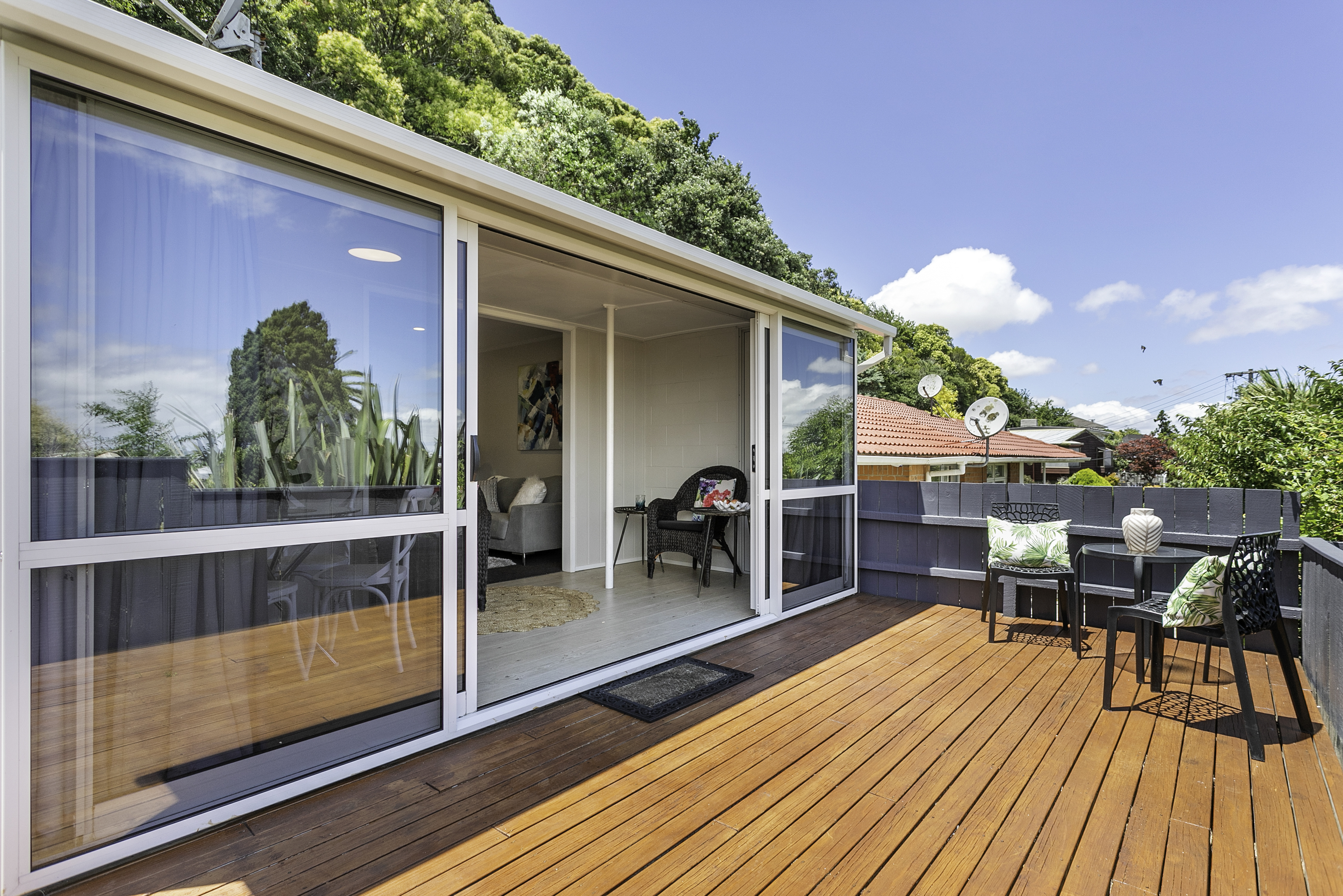 3/2b Queensway, Three Kings, Auckland, 2 રૂમ, 1 બાથરૂમ