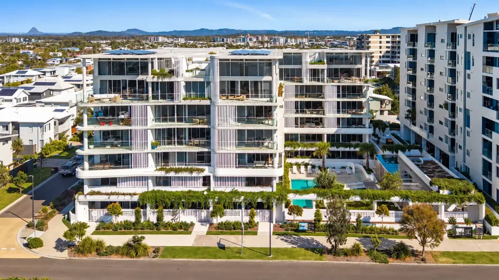Bokarina 3房  COASTAL SOPHISTICATION IN THE HEART OF BOKARINA BEACH - AWARD WINNING OASIS COMPLEX!