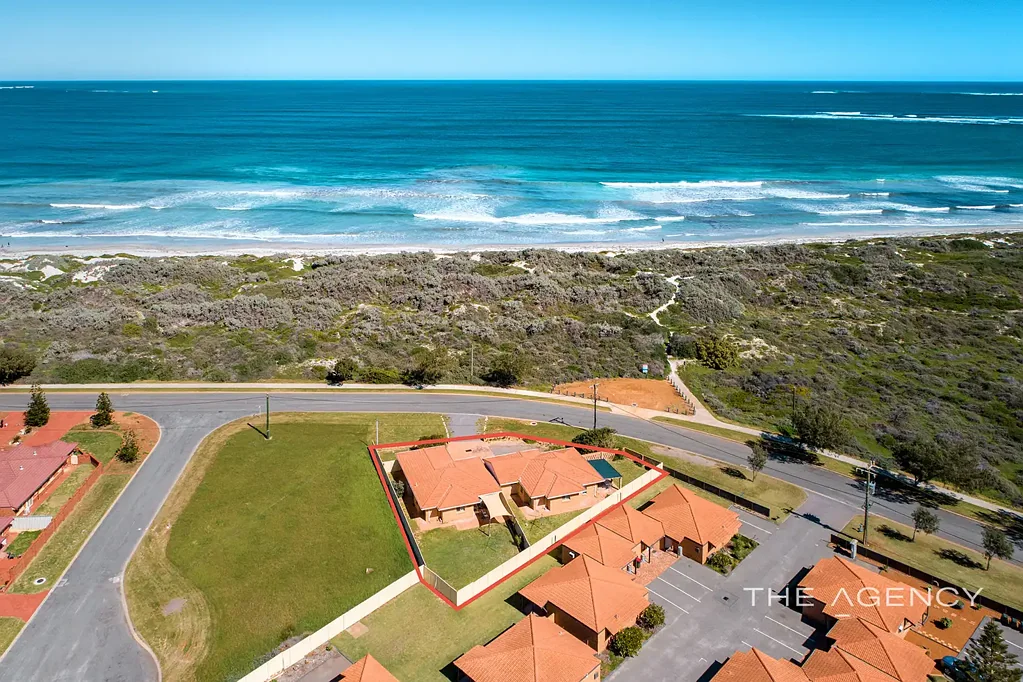 Mahomets Flats 4chambre One Title. Two Incomes. An Incredible Beachside Position!